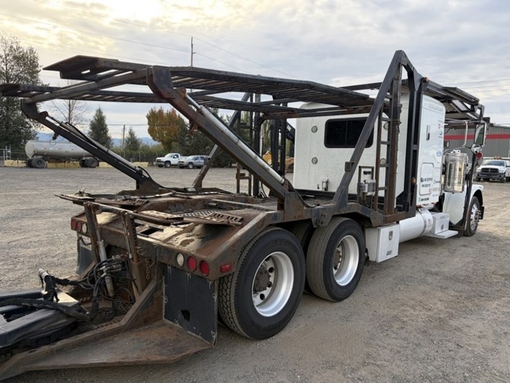 2016-peterbilt-389-image-38