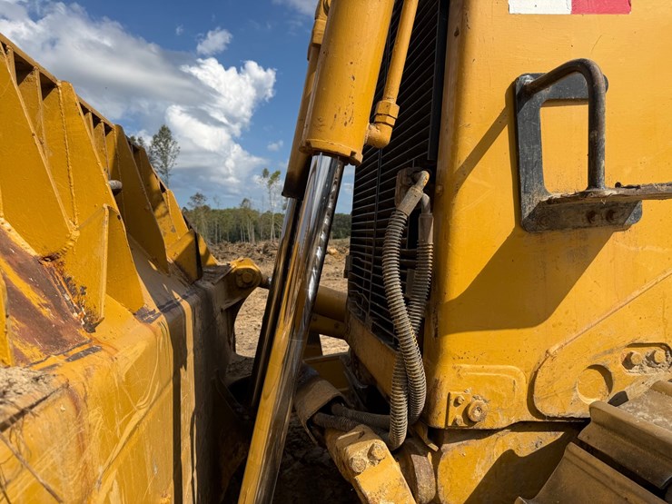 caterpillar-d8t-image-17
