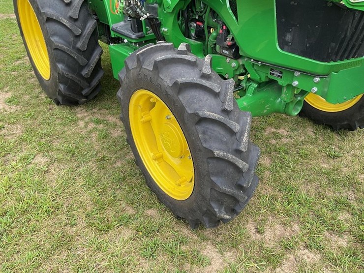 2025-john-deere-5075e-image-12