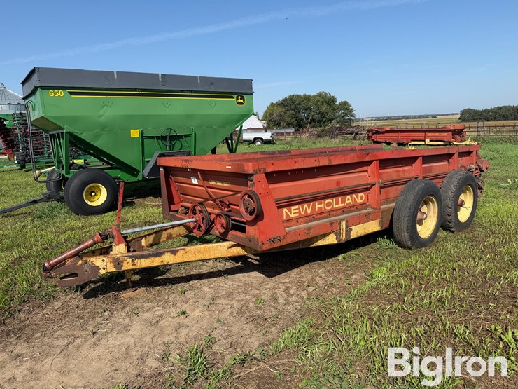 new-holland-790-image-1