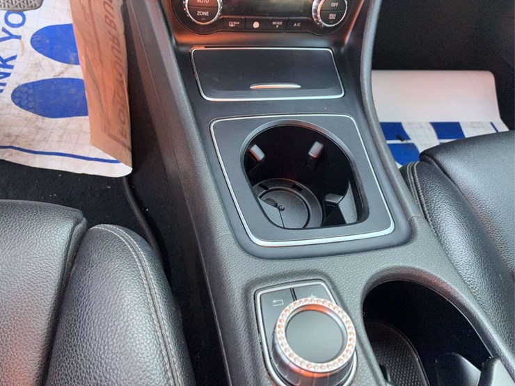 2020-mercedes-benz-gla250-image-13
