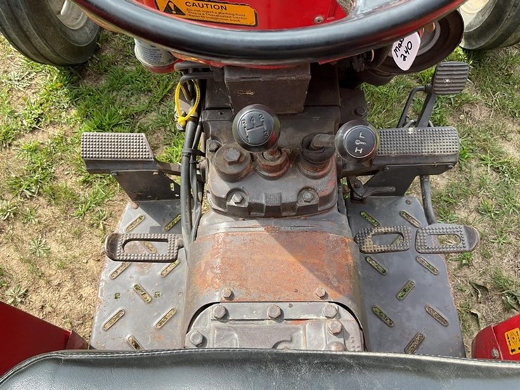 1992-massey-ferguson-240-image-19