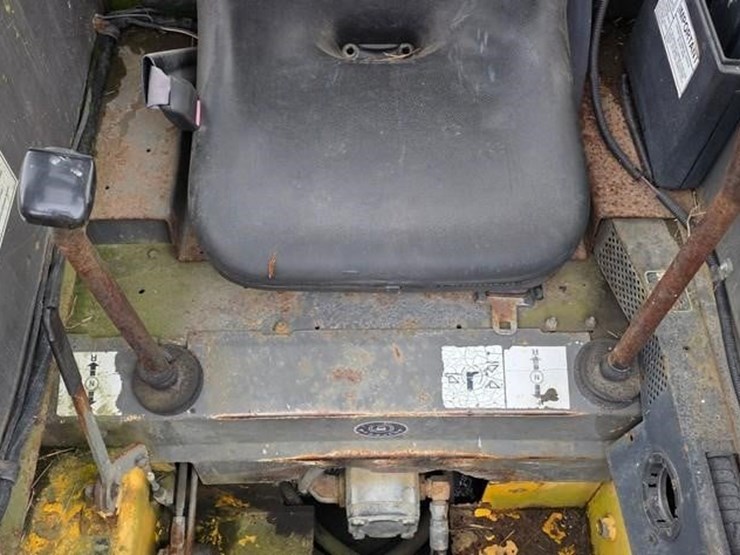 2003-gehl-5635sxt-ii-image-42