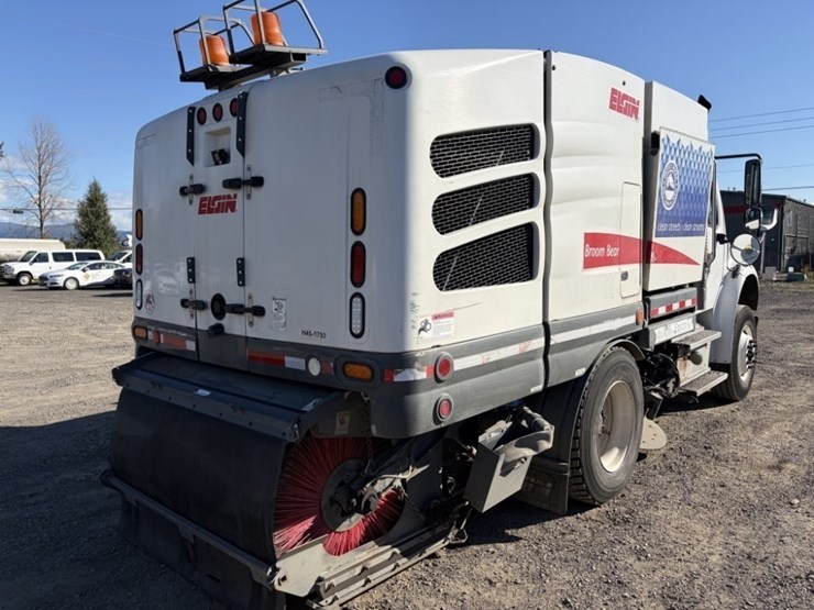 2018-elgin-broom-bear-image-4