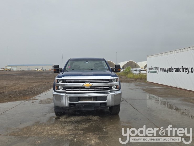 2015-chevrolet-silverado-2500-image-8