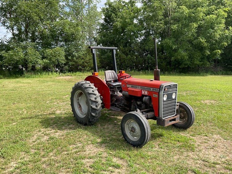 1992-massey-ferguson-240-image-3