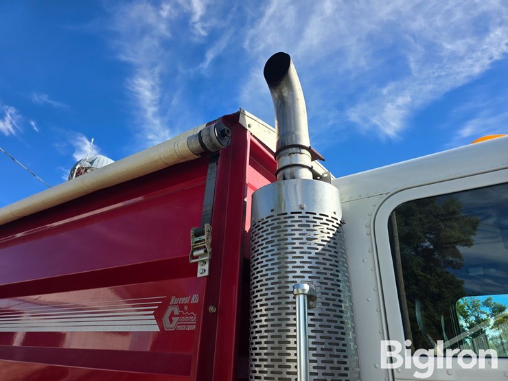 1999-freightliner-fld112-image-12