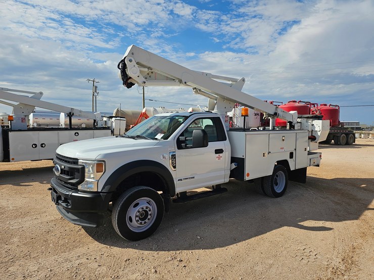 2021-ford-f550-image-2