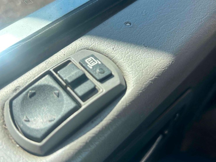 2018-kenworth-t300-image-61