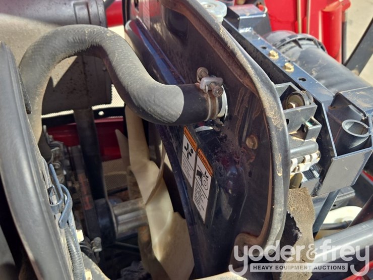 2010-massey-ferguson-1529-image-33