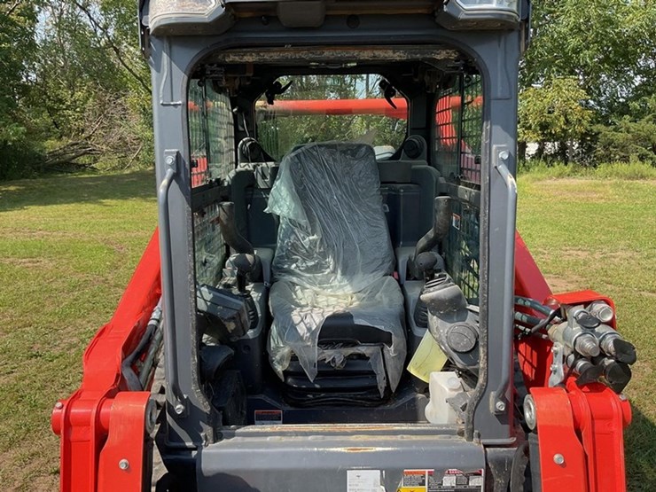 #1052-•-2024-kubota-ssvl75-3-track-skid-steer-134817-image-13