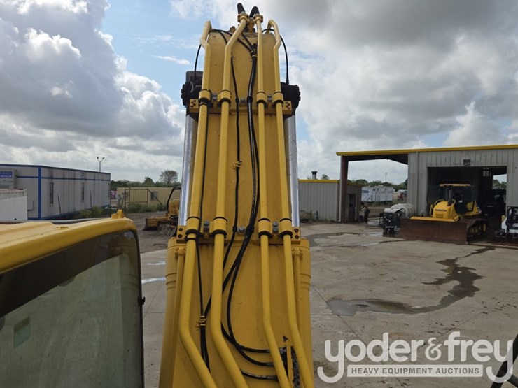 2015-komatsu-pc210-image-51