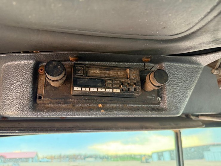 mack-dm690s-image-70