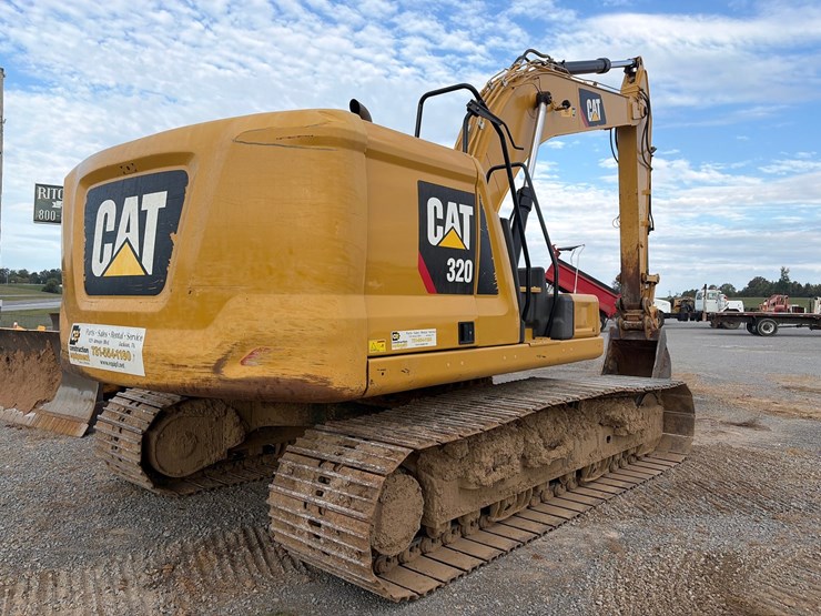 caterpillar-320-image-15
