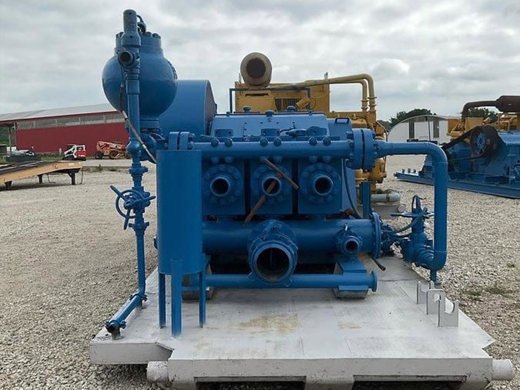 caterpillar-d379-image-2