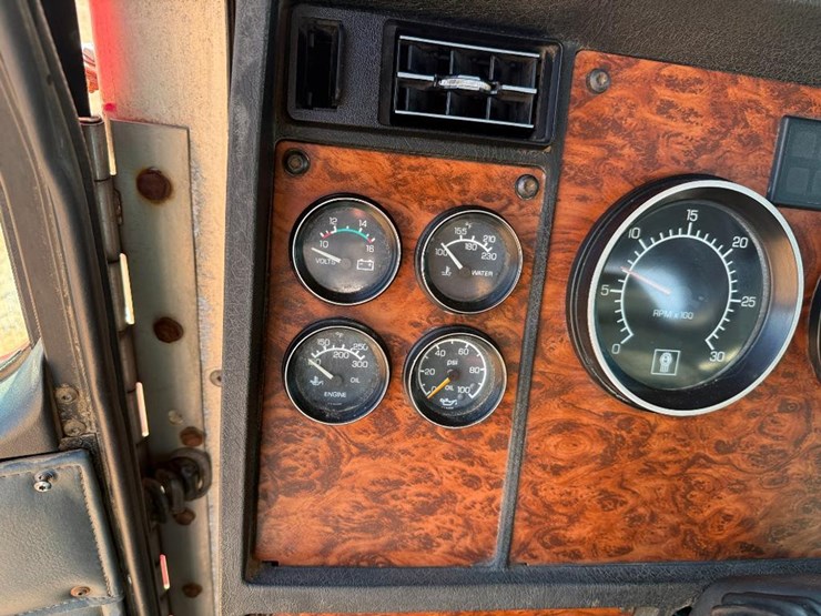 2000-kenworth-t800-image-68