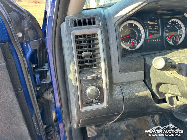 2016-dodge-1500-image-17