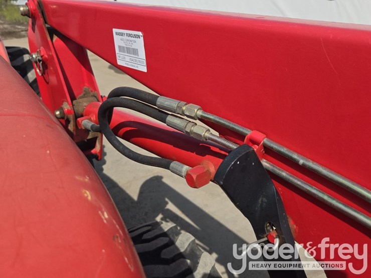 2010-massey-ferguson-1529-image-18