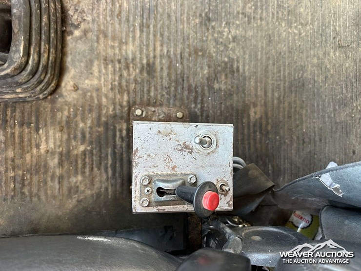 2012-freightliner-coronado-122-image-33