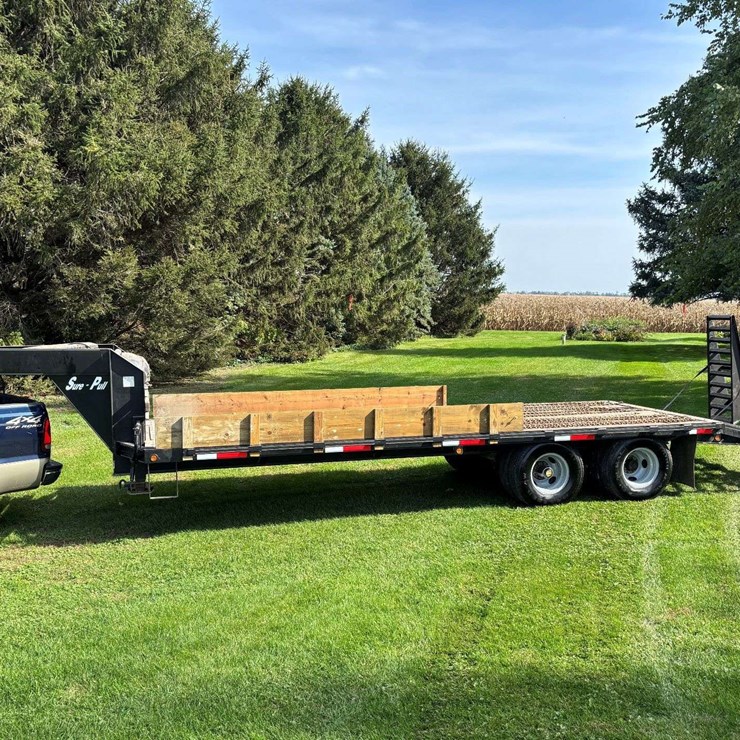 2001 Sure-Pull Gooseneck Trailer