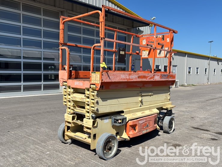 2015-jlg-3246es-image-5