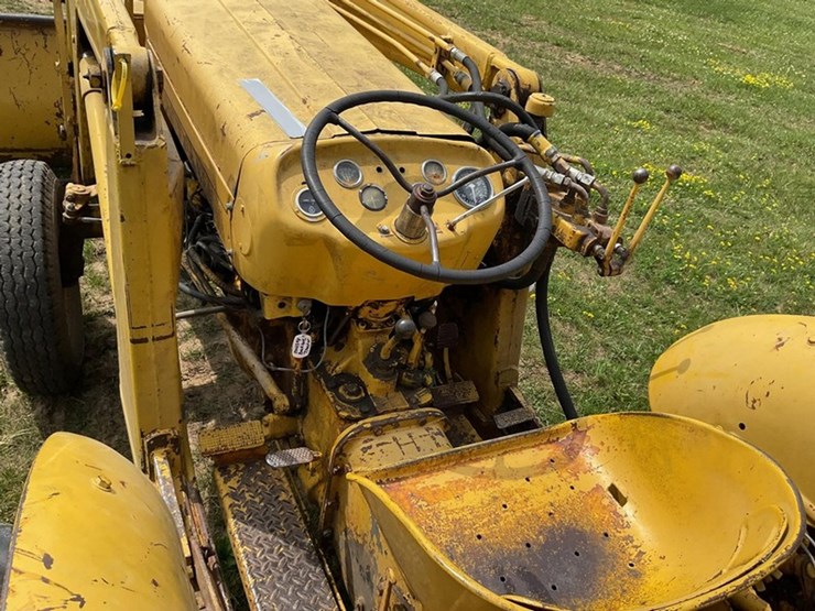 1966-massey-ferguson-2135-image-8