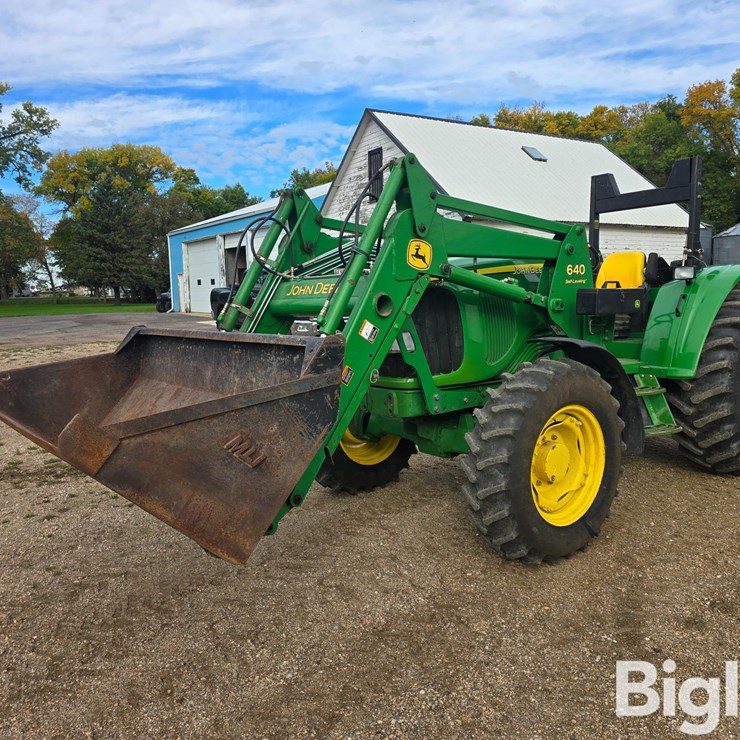 2001 JOHN DEERE 6320L