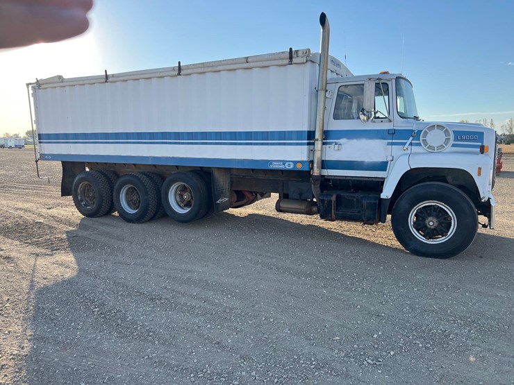 1991-ford-l9000-image-4