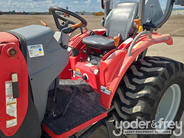 2010-massey-ferguson-1529-image-37