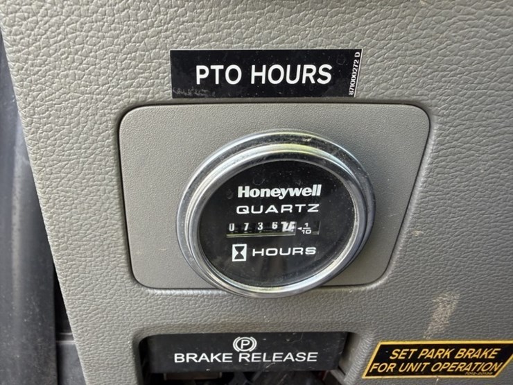 2017-ford-f550-image-37