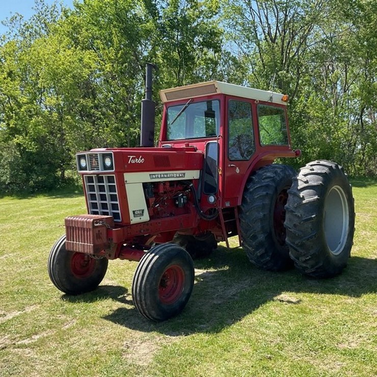 1975 INTERNATIONAL 1066