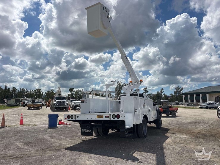 2017-ford-f-450-altec-at200a-30ft.-bucket-truck-image-3