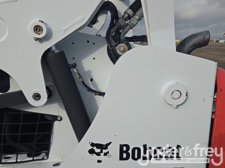 2017-bobcat-s590-image-25