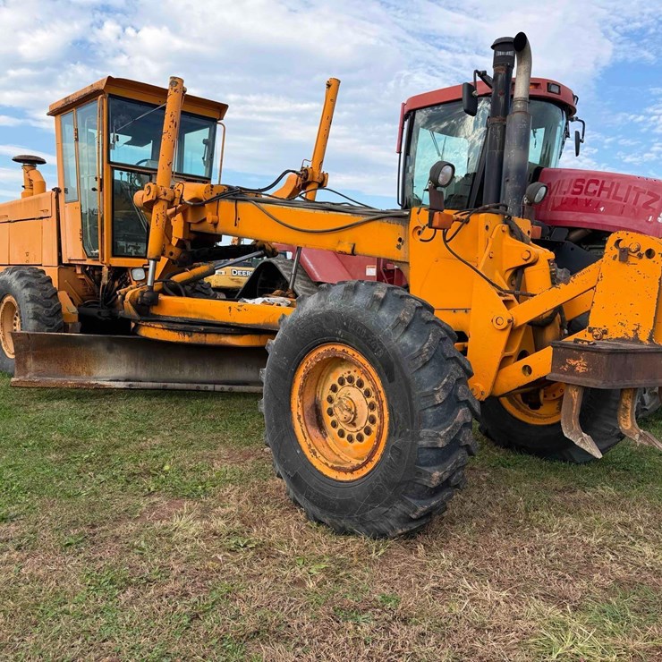 DEERE 770B
