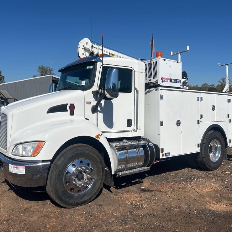 2018 KENWORTH T300