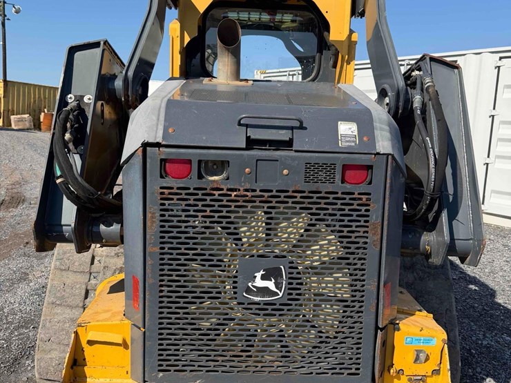 2017-deere-331g-image-4