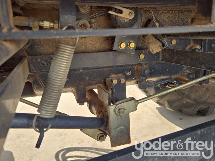 2010-massey-ferguson-1529-image-23