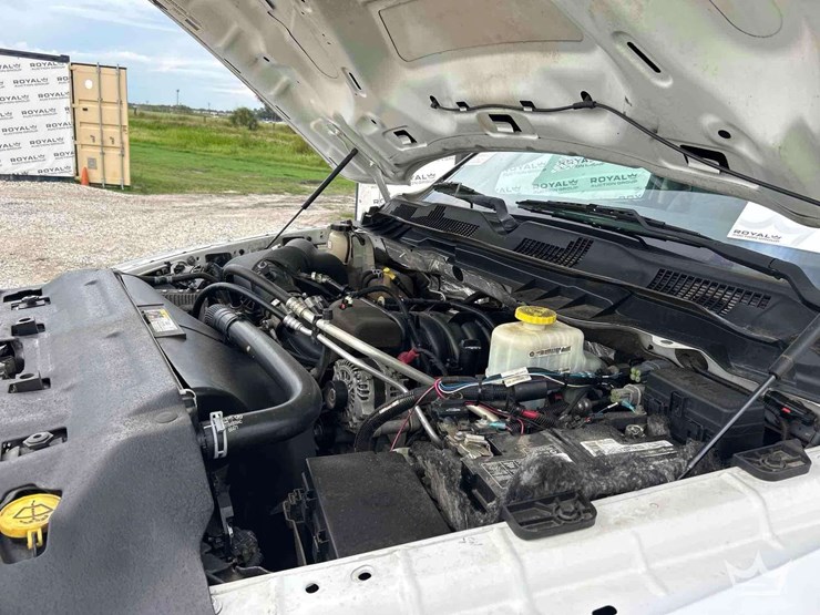 2018-ram-5500-4x4-palfinger-stake-bed-gas-cylinder-delivery-truck-image-6