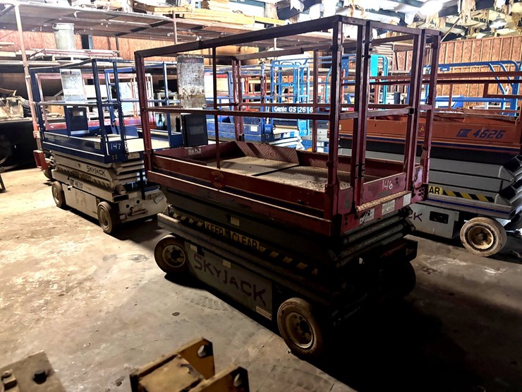 #146-•-skyjack-sjii-4620-electric-scissor-lift-image-2