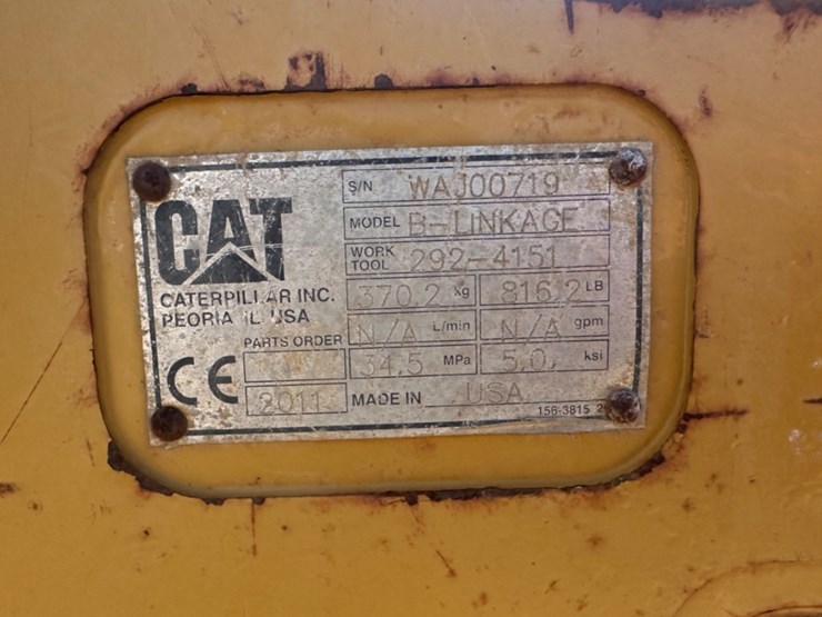 2012-caterpillar-m322d-image-18