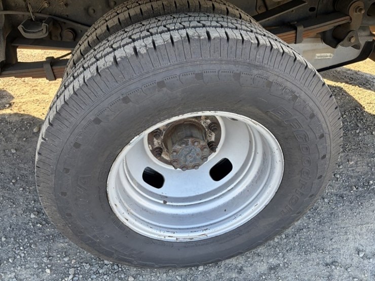 2011-ford-f350-image-16