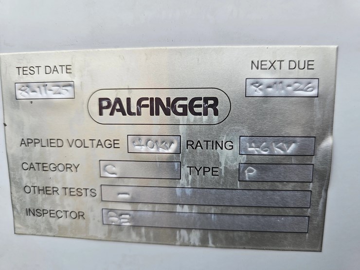 2021-ford-f550-image-10