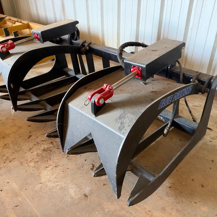 #124 • Blue Diamond Dual-Lid Skid Steer Grapple Attachment
