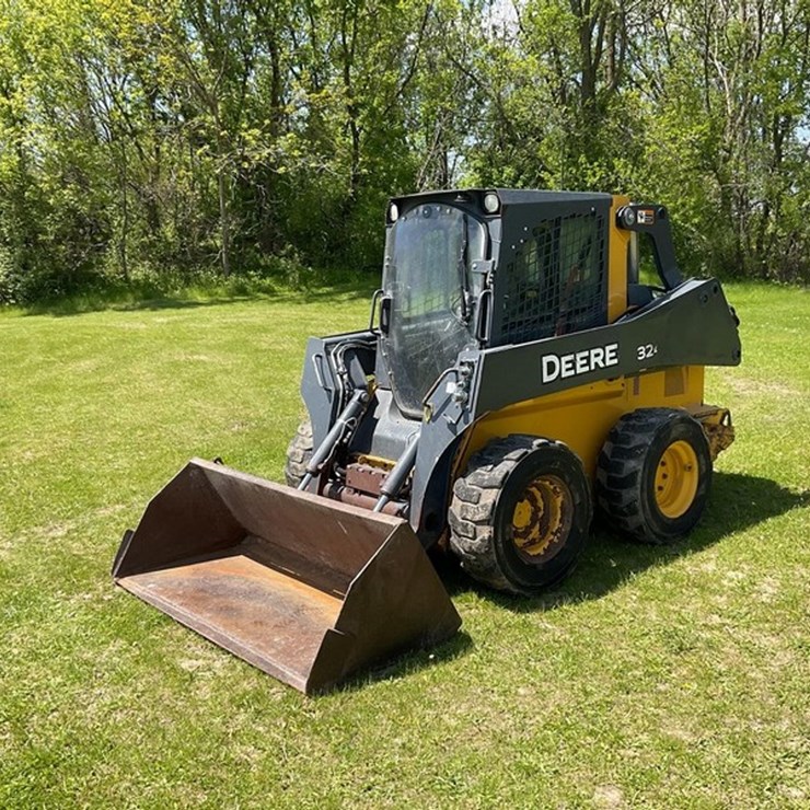 2018 DEERE 324E