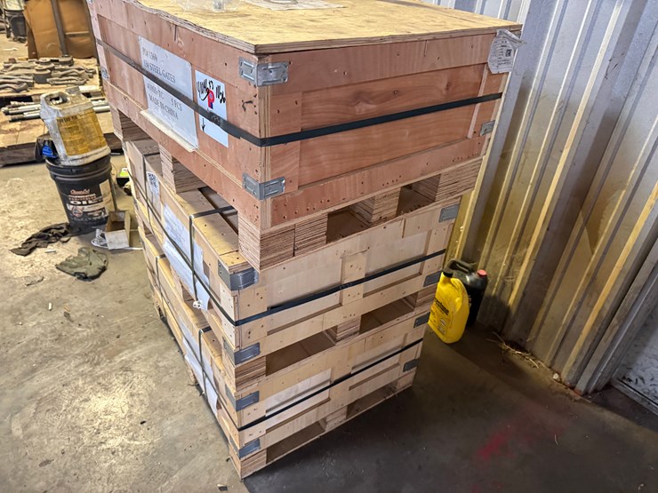 (3)-crates-w/-(10)-7-1/16”-15k-wp-410ss-gates-&-(5)-7-1/16”-15k-steel-gates-image-2