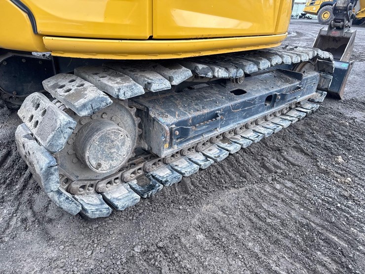 2024-john-deere-85-image-23