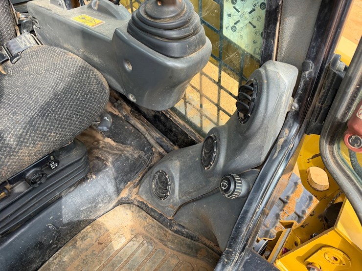 caterpillar-259d-image-32
