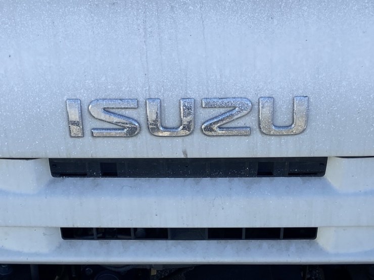 2011-isuzu-npr-image-9