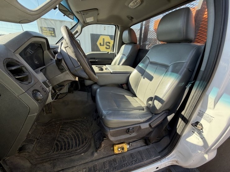 2011-ford-f350-image-32