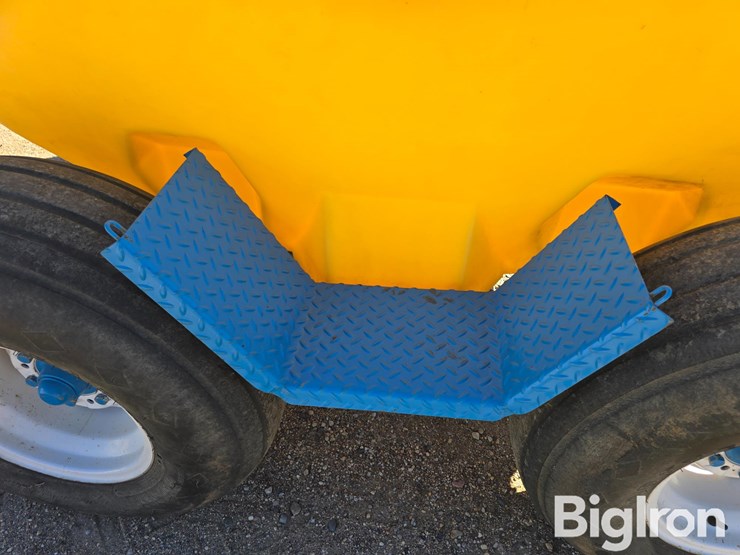 blumhardt-wagon-master-pull-between-fertilizer-tank-w/pump-image-11